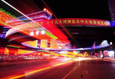 《Neon White》Xbox版已推出 完成全平台成就